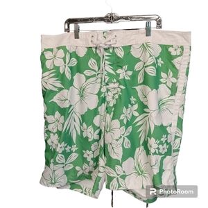 Old Navy Mens pull on green/white Hawaiian floral swim shorts/trunks, size 3XL